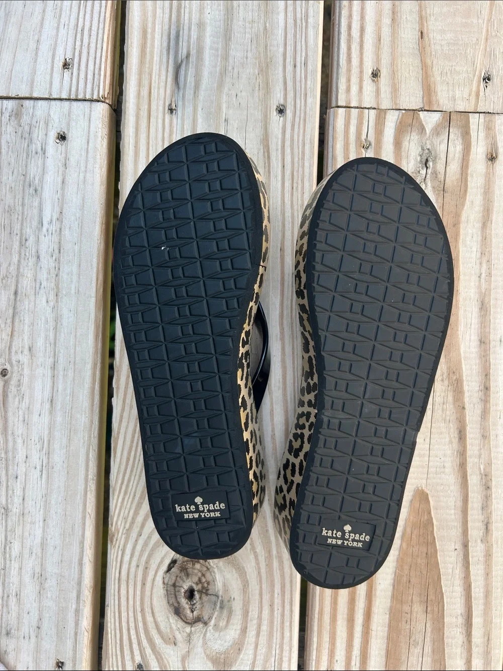 Kate Spade Rhett Leopard Print Wedge flip flops size 8